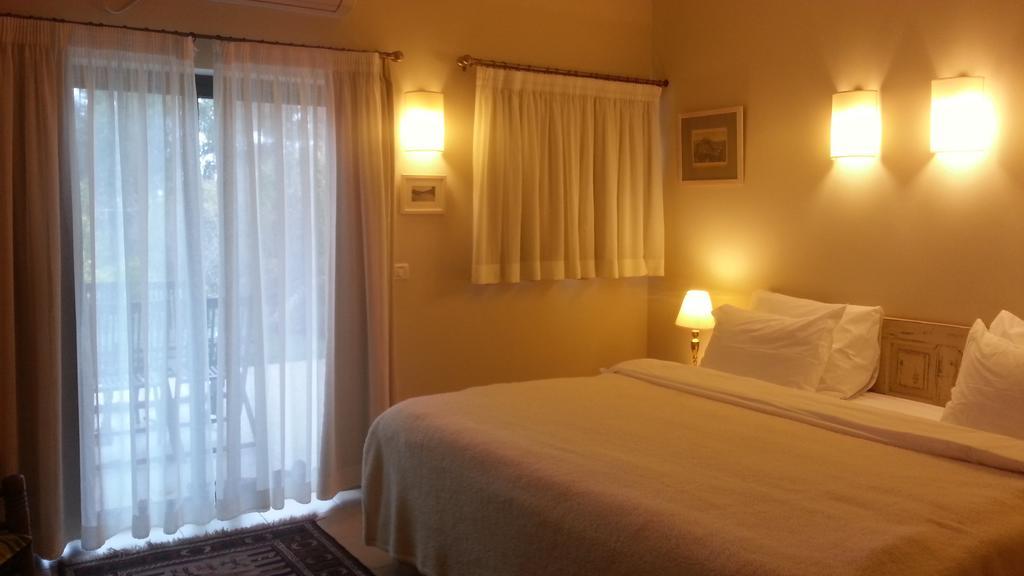 Shulamit Yard Hotel Рош Пина Стая снимка
