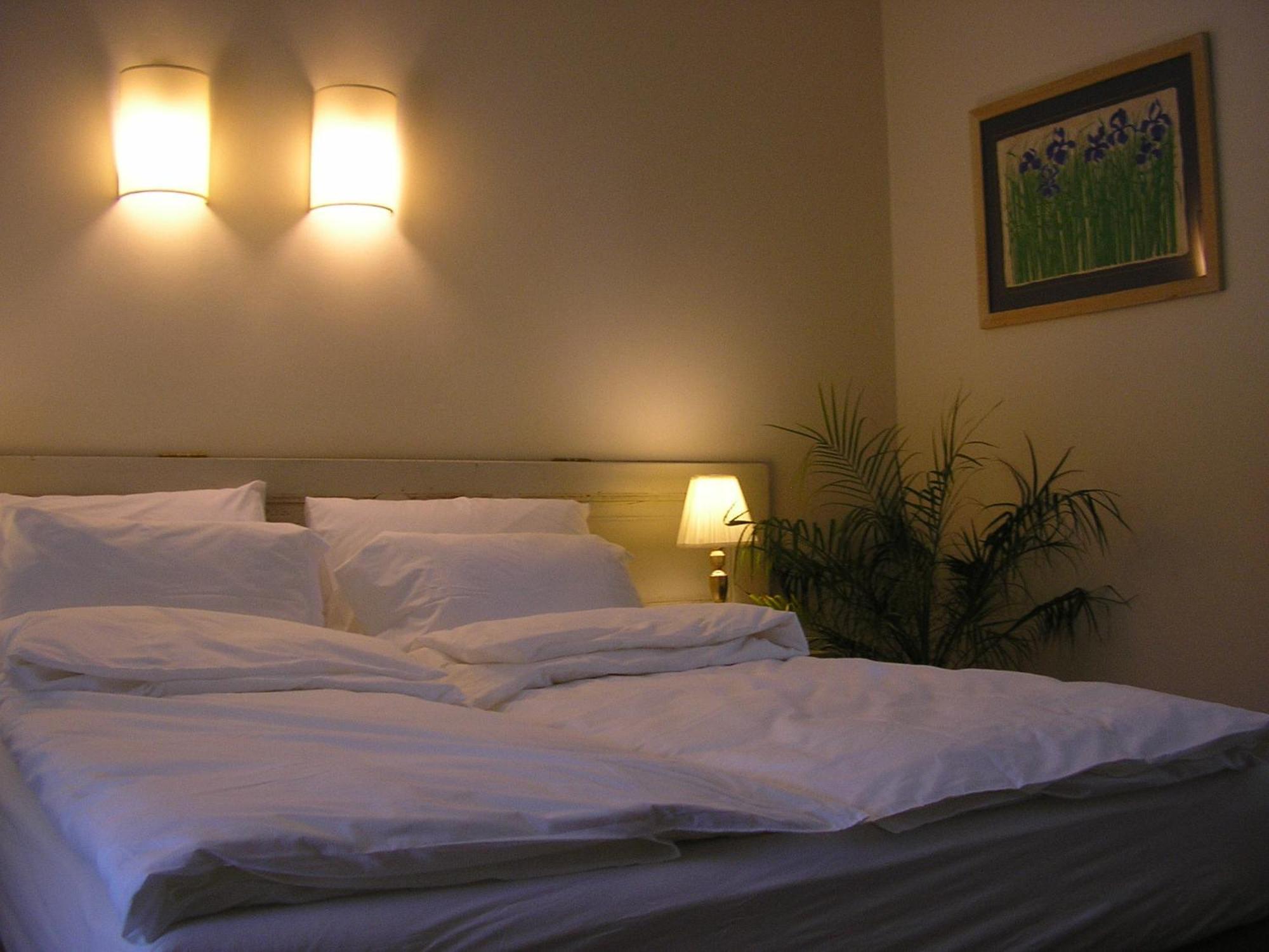Shulamit Yard Hotel Рош Пина Екстериор снимка