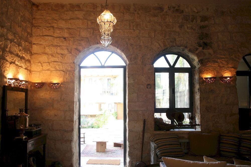 Shulamit Yard Hotel Рош Пина Екстериор снимка