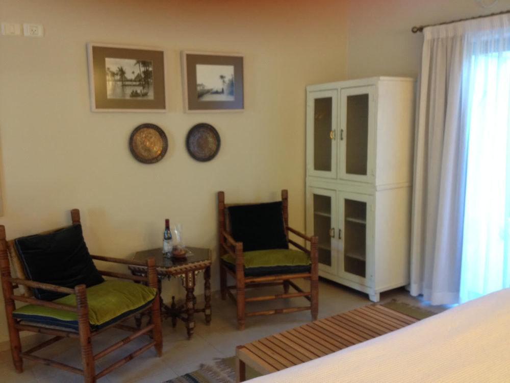 Shulamit Yard Hotel Рош Пина Екстериор снимка